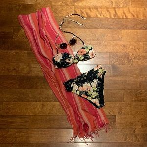 Billabong black floral bikini